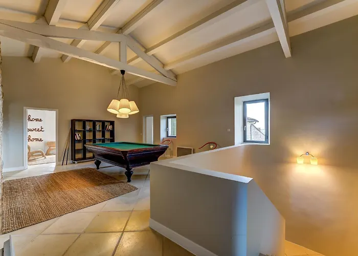 17th Century Located In The Gard, 3 Km From Barjac Saint-Privat-de-Champclos