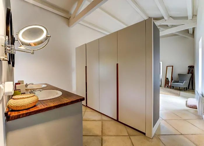 17th Century Located In The Gard, 3 Km From Barjac Saint-Privat-de-Champclos