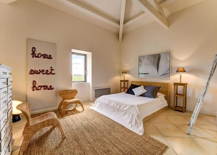 17th Century Located In The Gard, 3 Km From Barjac * Saint-Privat-de-Champclos